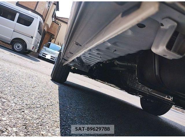 Toyota HIACE VAN 2024-07 414572-16