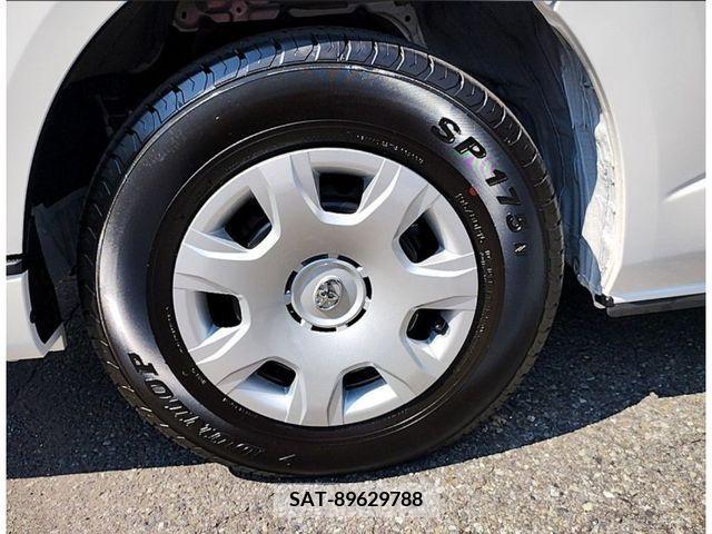 Toyota HIACE VAN 2024-07 414572-17