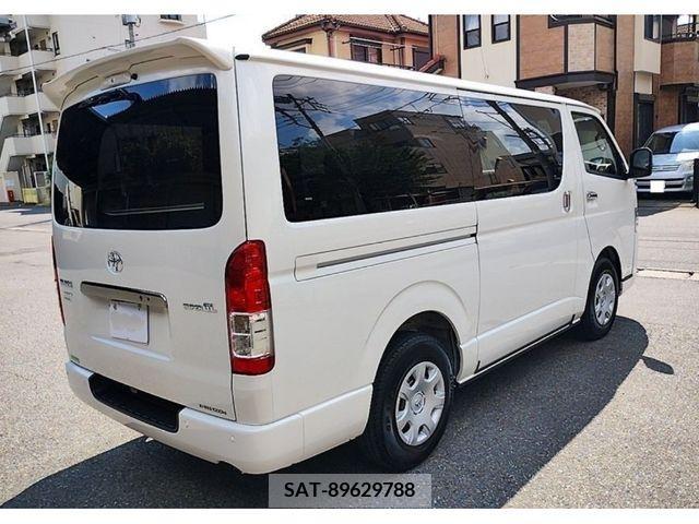 Toyota HIACE VAN 2024-07 414572-5