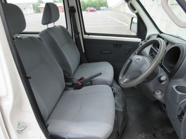 Daihatsu HIJET VAN 2016-05 18165-23