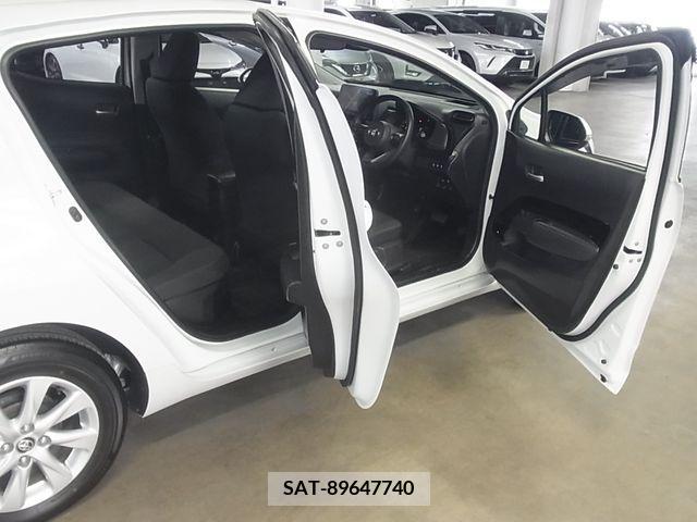 Toyota AQUA 2021-11 331905-10