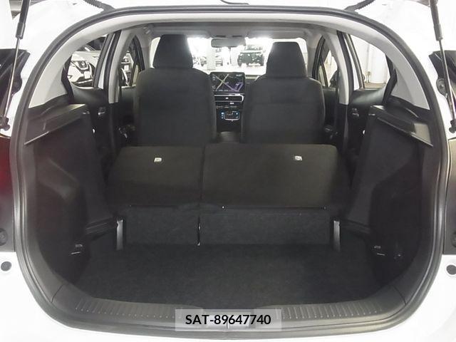 Toyota AQUA 2021-11 331905-13