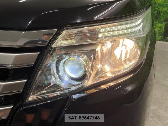 Toyota NOAH 2014-10 392850-12