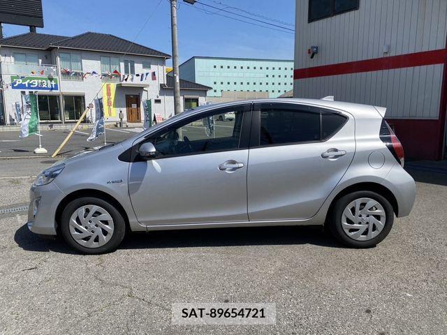 Toyota AQUA 2017-03 314261-5