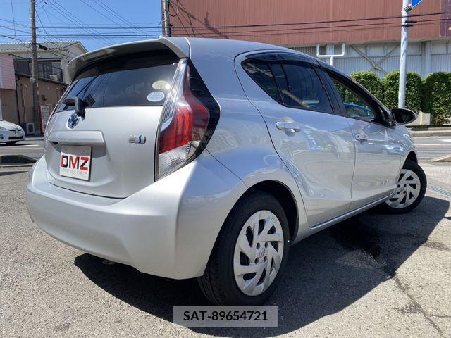 Toyota AQUA 2017-03 314261-4