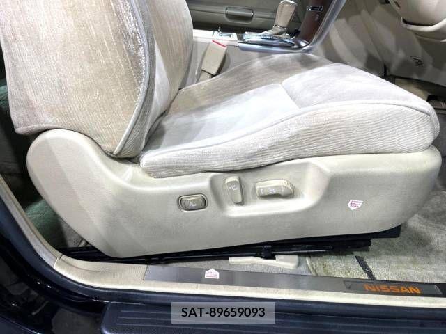 Nissan FUGA 2006-03 360755-5