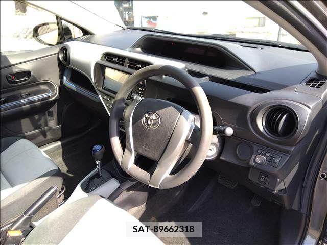 Toyota AQUA 2014-03 292077-13