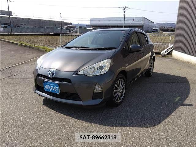 Toyota AQUA 2014-03 292077-0