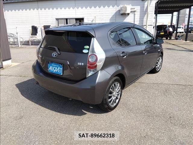 Toyota AQUA 2014-03 292077-2