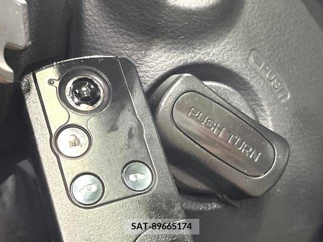 Honda e 2012-06 377525-6