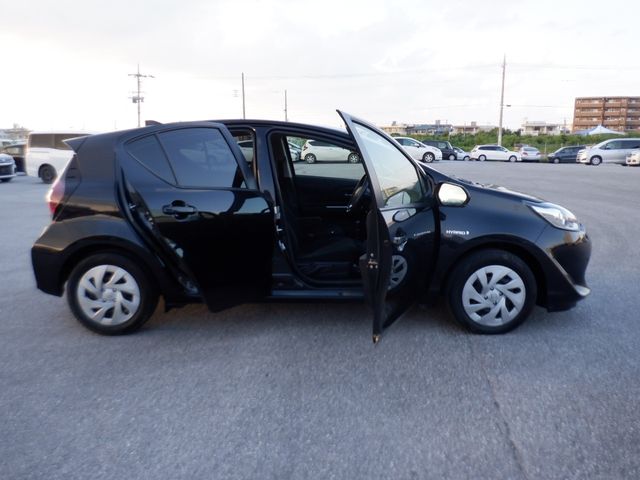 Toyota AQUA 2020-07 7068-4