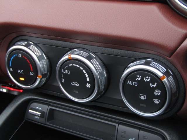 Mazda ROADSTER 2017-08 188810-9