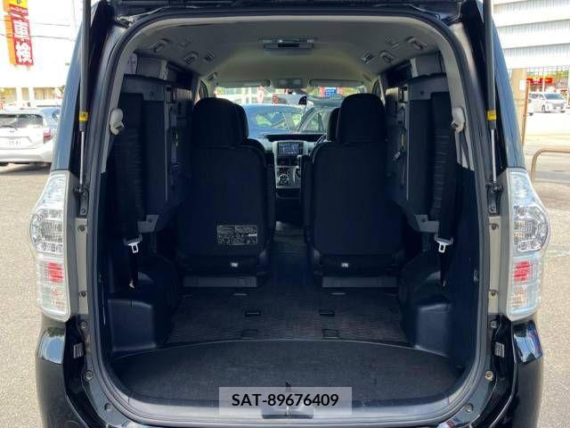 Toyota VOXY 2012-07 257431-11