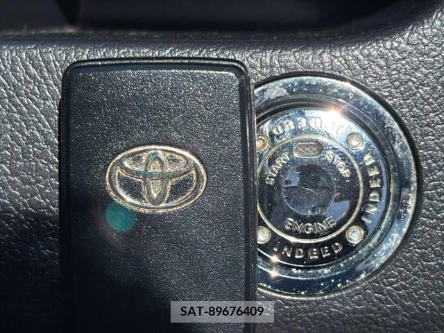 Toyota VOXY 2012-07 257431-6