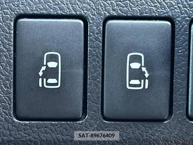 Toyota VOXY 2012-07 257431-4