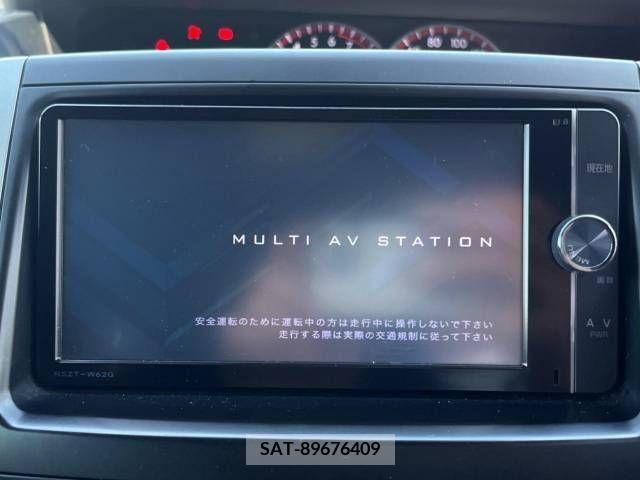 Toyota VOXY 2012-07 257431-2
