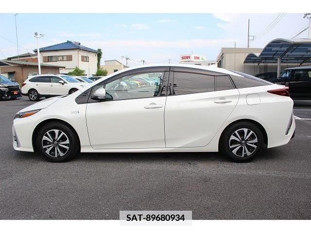 Toyota PRIUS PHV 2017-06 350635-9