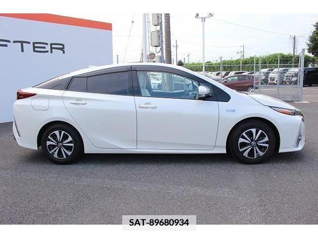 Toyota PRIUS PHV 2017-06 350635-7