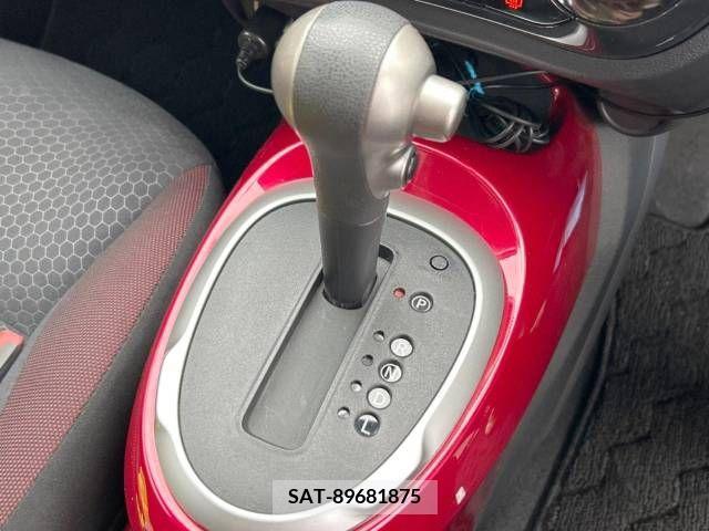 Nissan JUKE 2010-06 345407-9