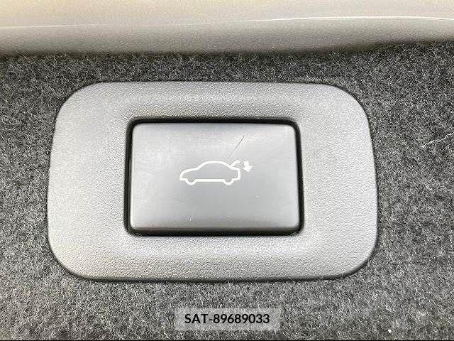 Lexus LS 2019-10 275494-6