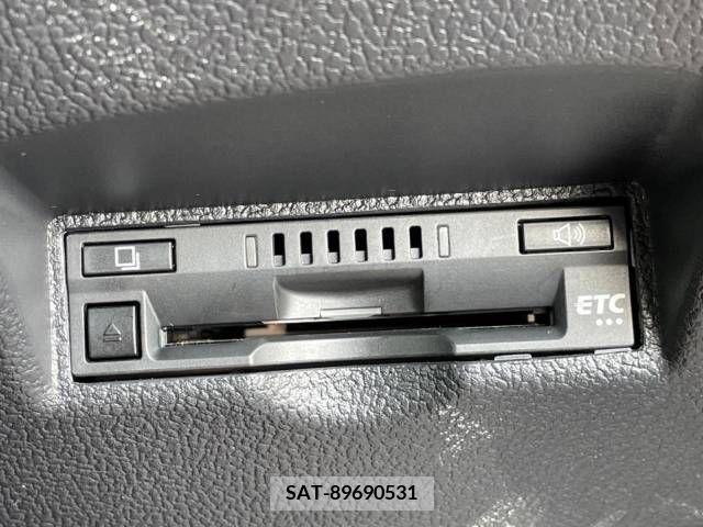 Toyota PRIUS 2017-12 322310-6