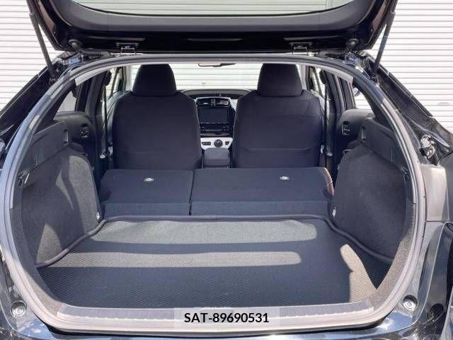 Toyota PRIUS 2017-12 322310-11