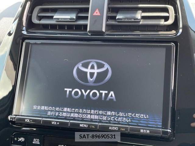 Toyota PRIUS 2017-12 322310-2