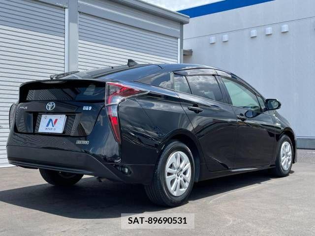 Toyota PRIUS 2017-12 322310-17