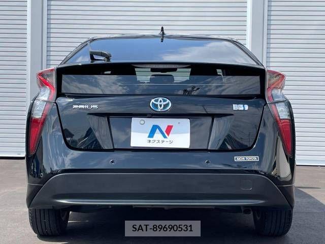 Toyota PRIUS 2017-12 322310-15