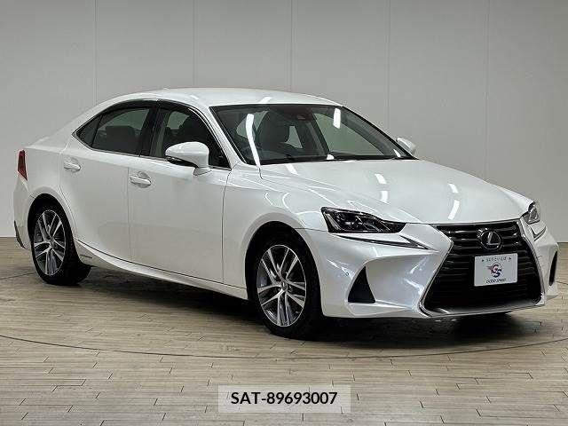 Lexus IS 2017-10 334343-13