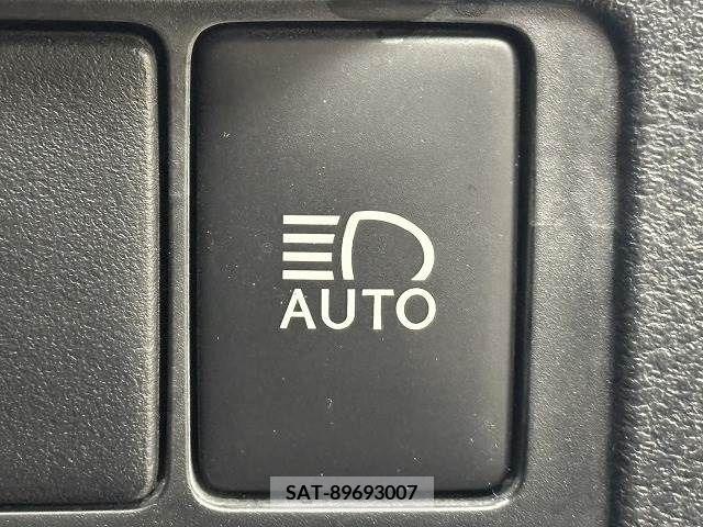 Lexus IS 2017-10 334343-9