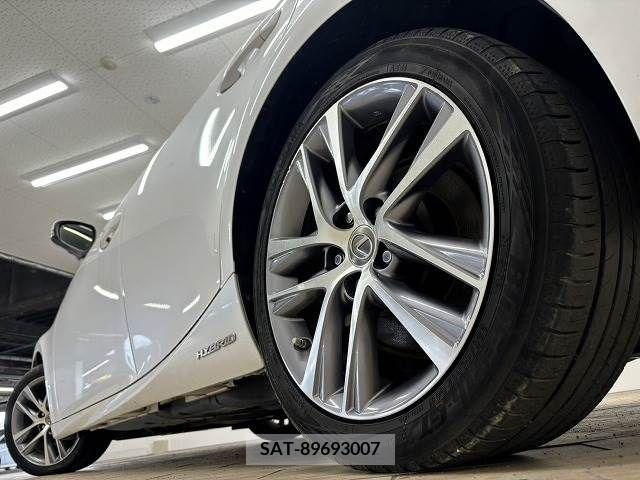 Lexus IS 2017-10 334343-18