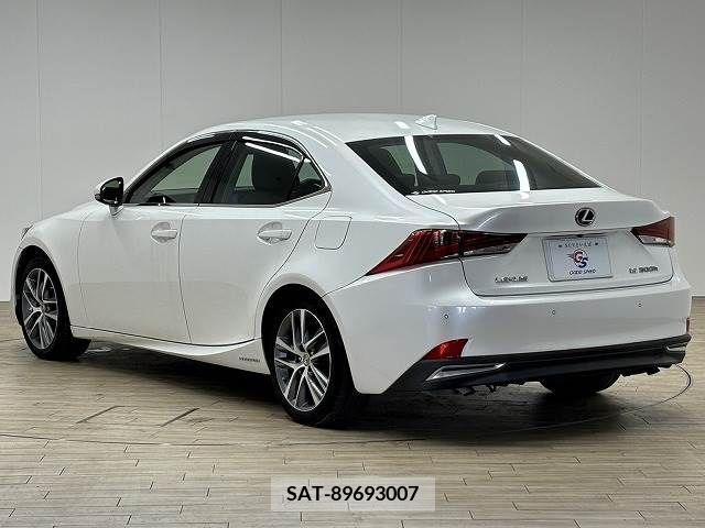Lexus IS 2017-10 334343-16