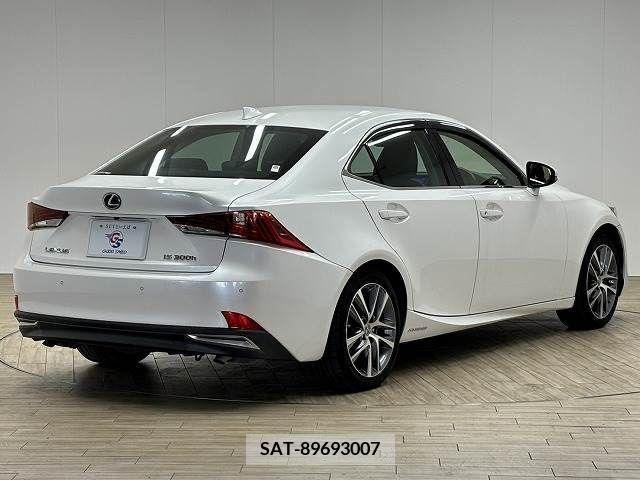 Lexus IS 2017-10 334343-15