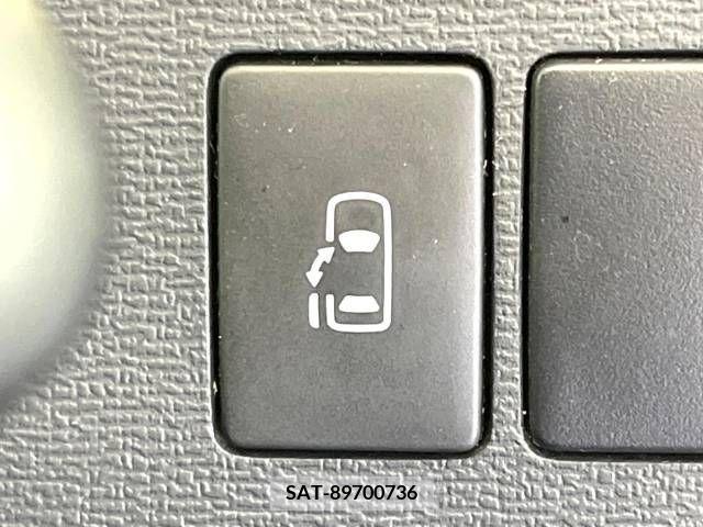 Toyota ISIS 2014-03 321098-4