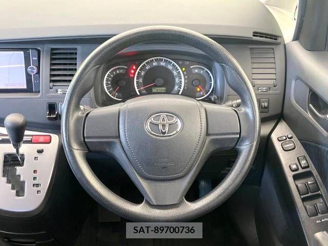 Toyota ISIS 2014-03 321098-12