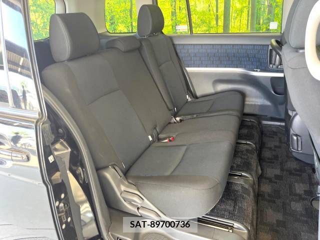 Toyota ISIS 2014-03 321098-9