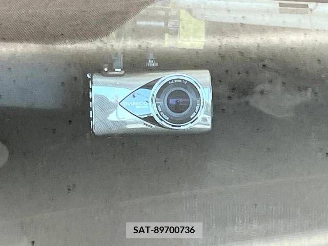 Toyota ISIS 2014-03 321098-7