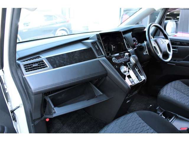 Mitsubishi DELICA D5 2019-03 2530-5