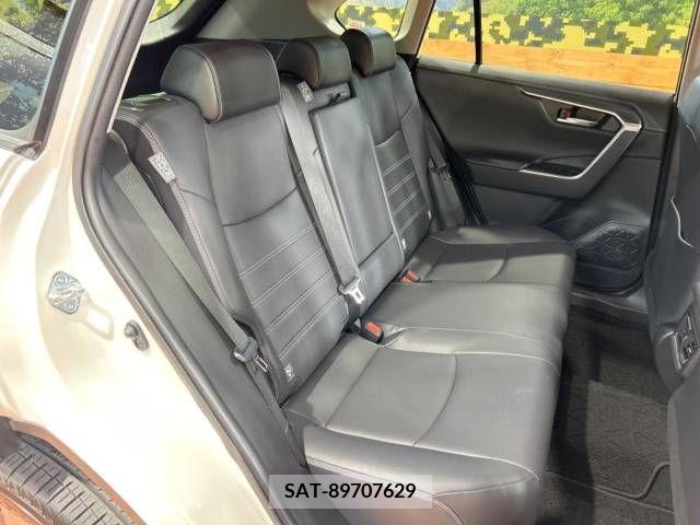 Toyota RAV4 2019-04 282708-10