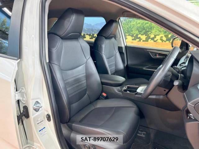Toyota RAV4 2019-04 282708-9