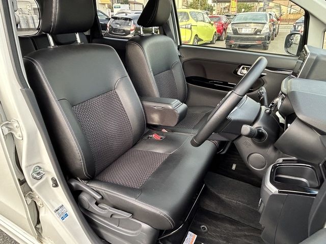 Daihatsu MOVE CUSTOM 2018-12 24745-9