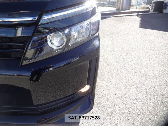 Toyota VOXY HYBRID 2015-06 215199-27