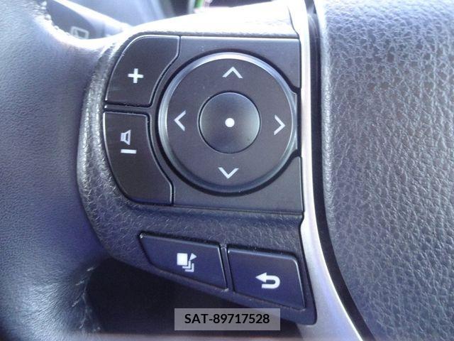 Toyota VOXY HYBRID 2015-06 215199-19