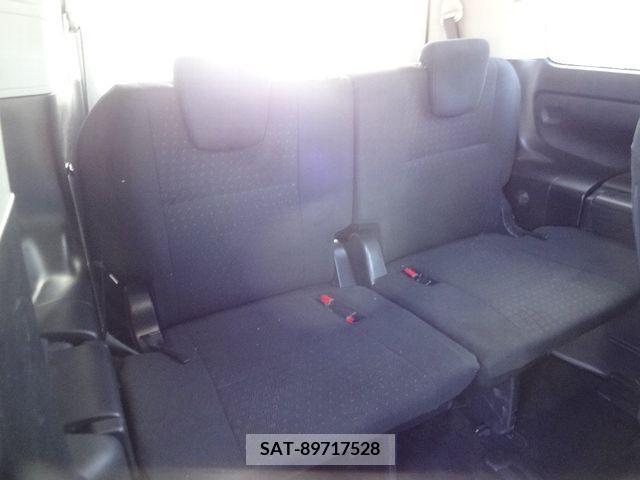 Toyota VOXY HYBRID 2015-06 215199-7