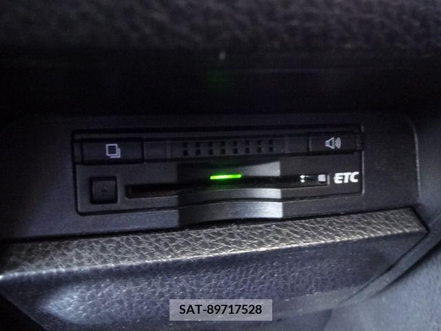 Toyota VOXY HYBRID 2015-06 215199-24