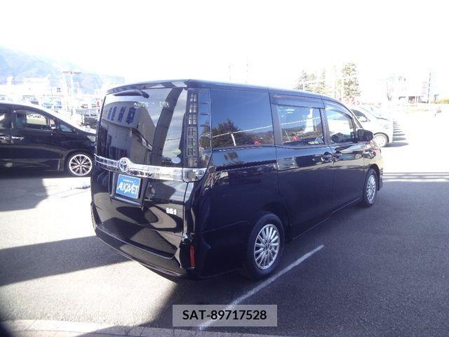 Toyota VOXY HYBRID 2015-06 215199-1