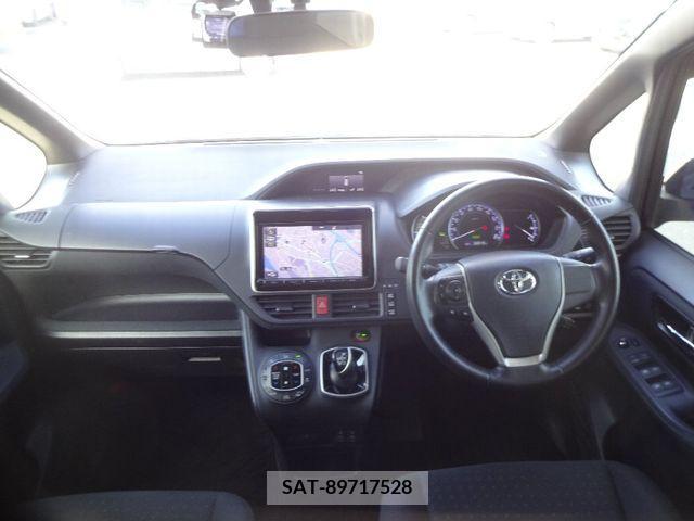 Toyota VOXY HYBRID 2015-06 215199-2