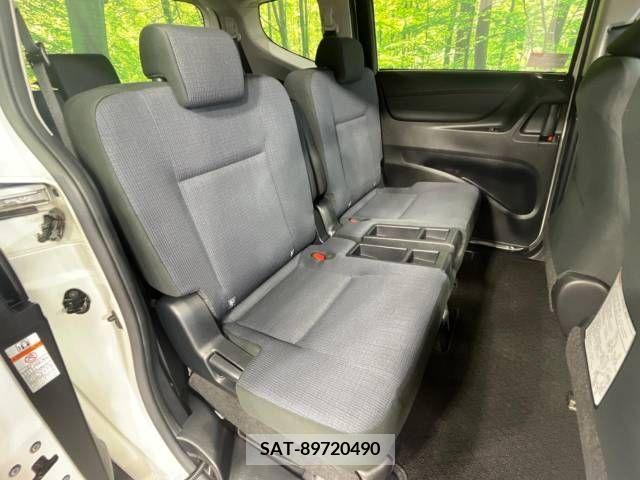 Toyota SIENTA 2016-06 368198-9