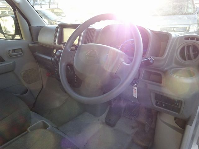 Nissan CLIPPER 2017-11 17709-9